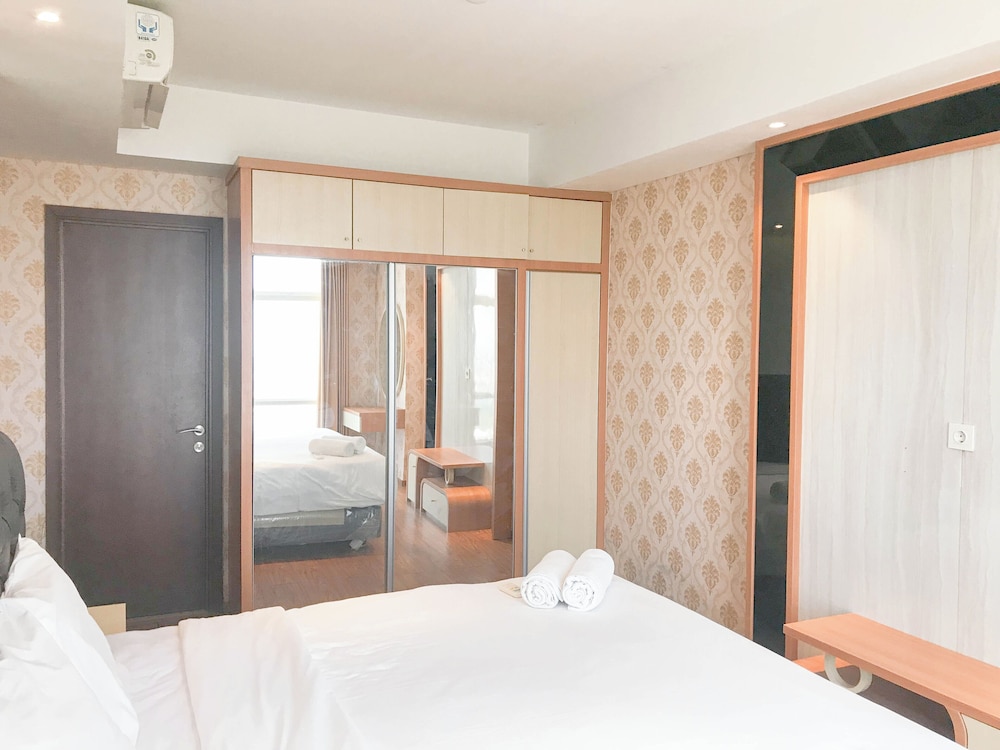 Good Place And Comfortable 2Br At Grand Sungkono Lagoon Apartment