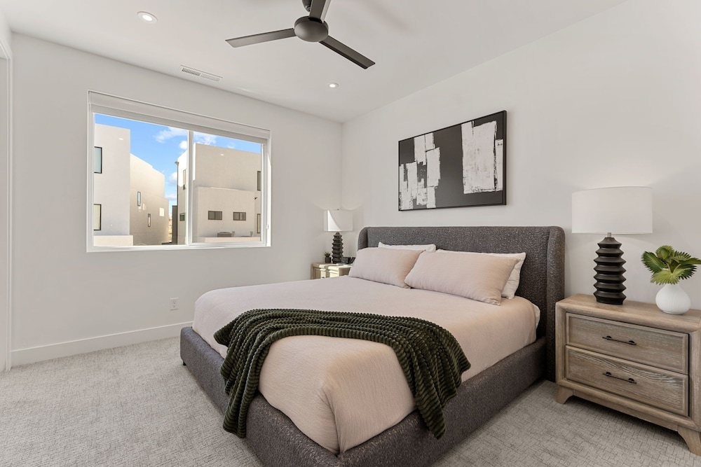 Salt And Sol 5 Bedroom Townhouse