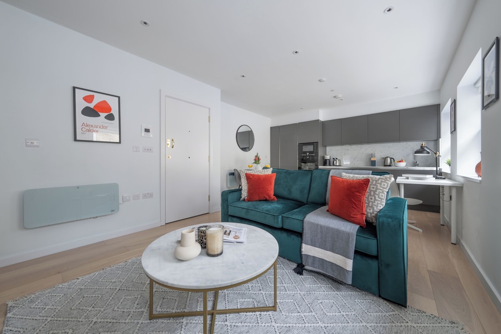 Chic 1BR Close to Tower & Thames
