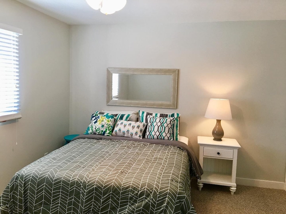 Bayard Avenue 2202a