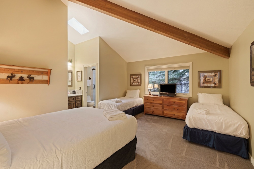 Winners Circle 30 5 Bedroom Home