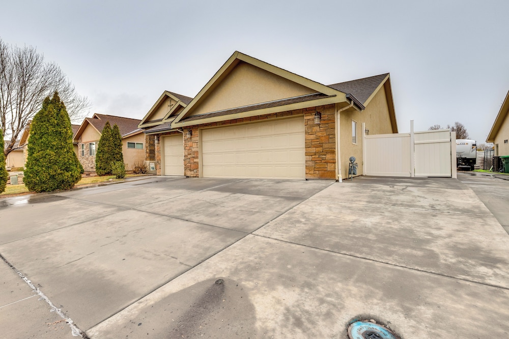 4 Mi to Dtwn Grand Junction: Hot Tub Haven!
