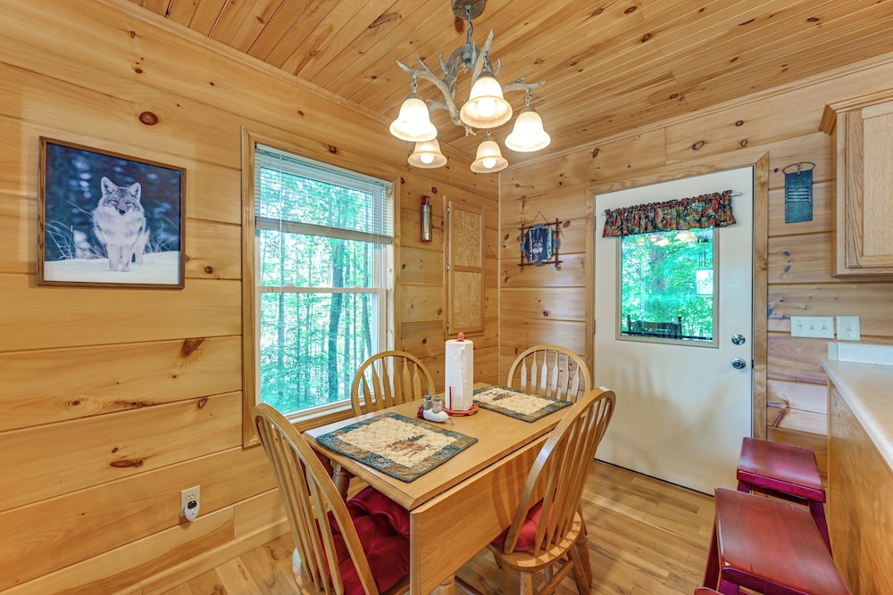 3 Mi to Dale Hollow Lake: Wooded Retreat w/ Decks!