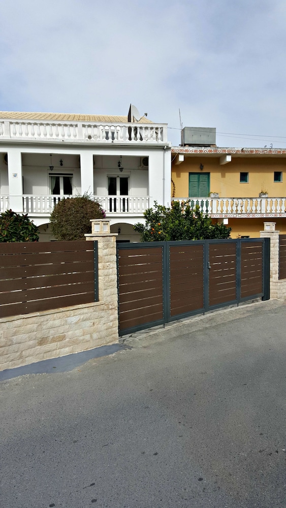 Galini beach studios photo 3