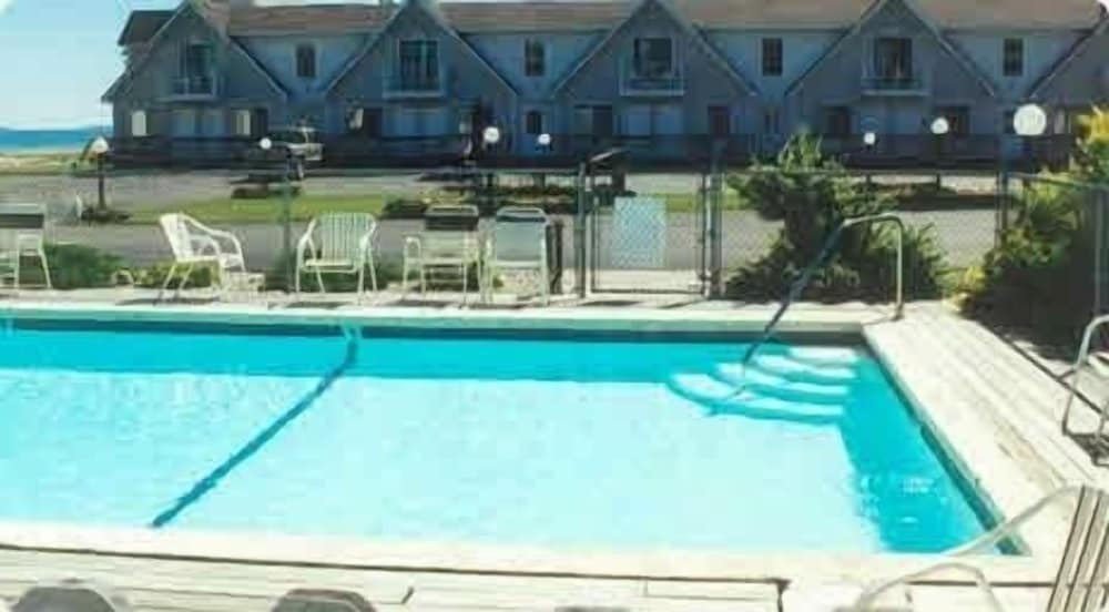 Bridge View Motel & Condo's