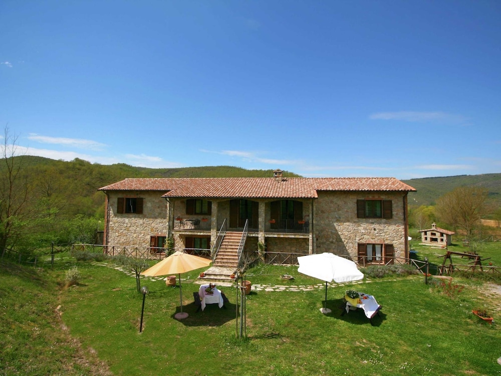 Farmhouse Near Lake Trasimeno With Pool photo 5