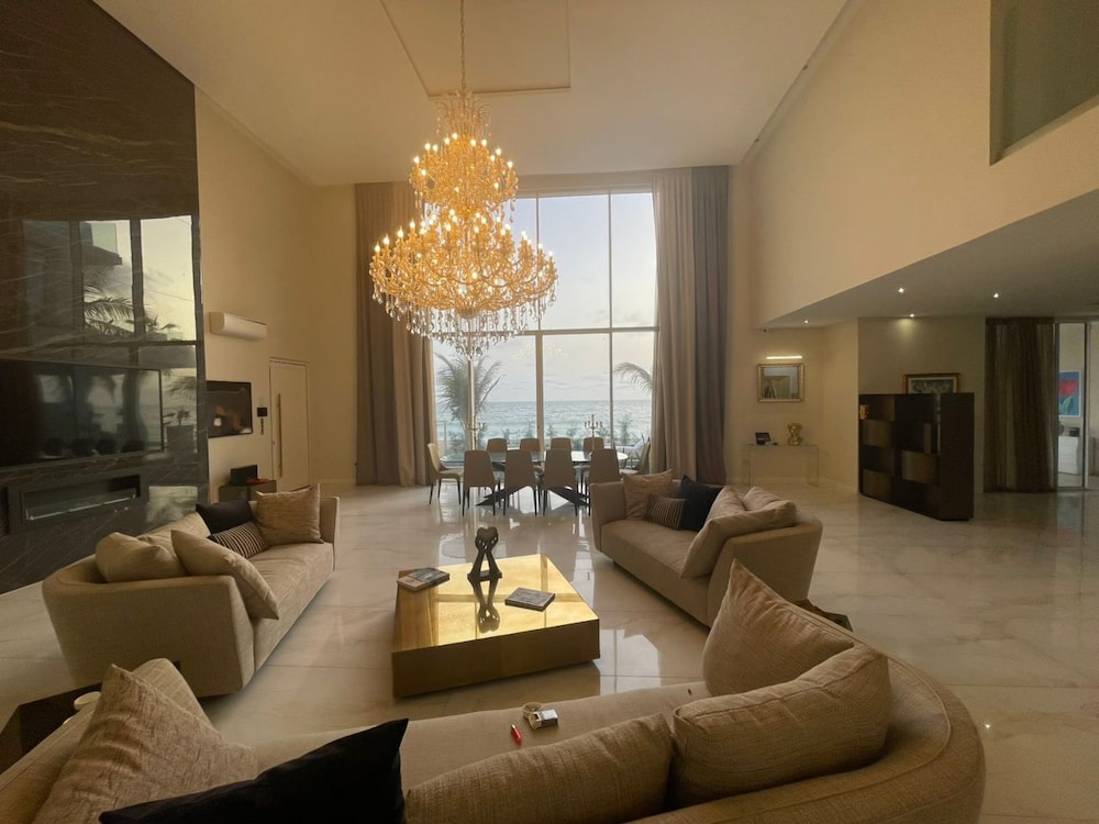 Villa Italia Somone Luxury Hotel