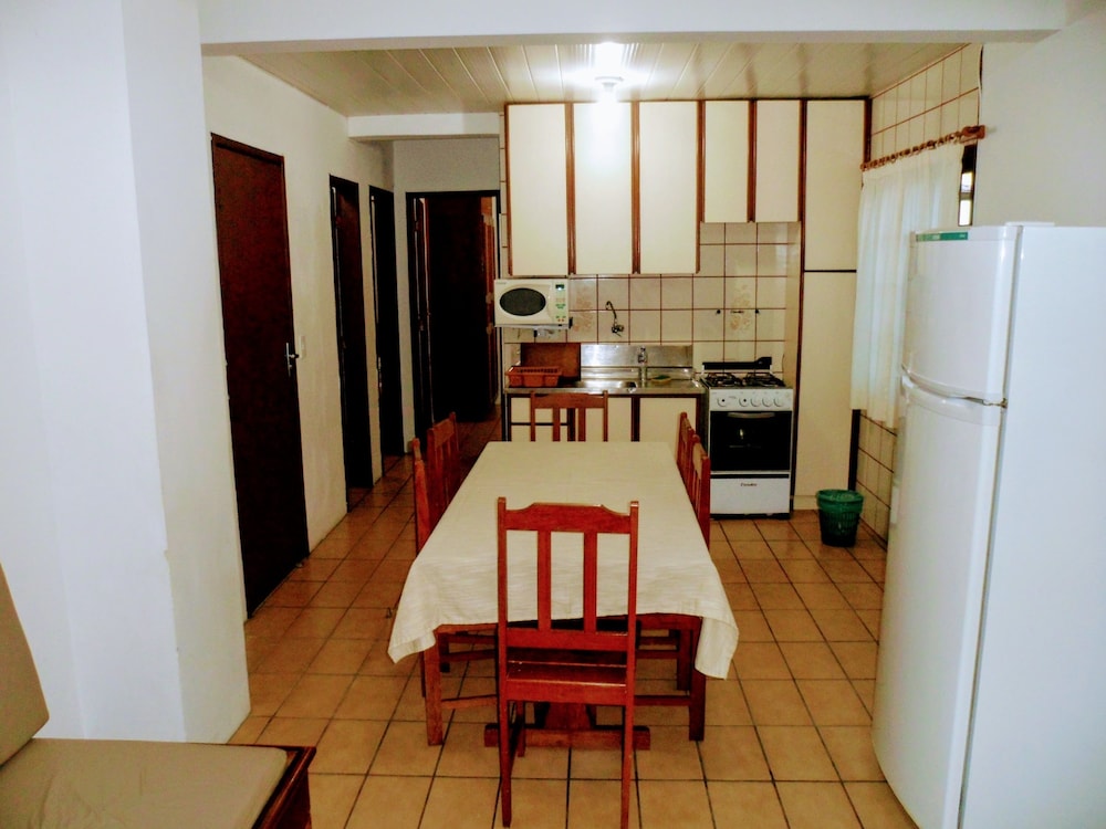 Ingleses Residence