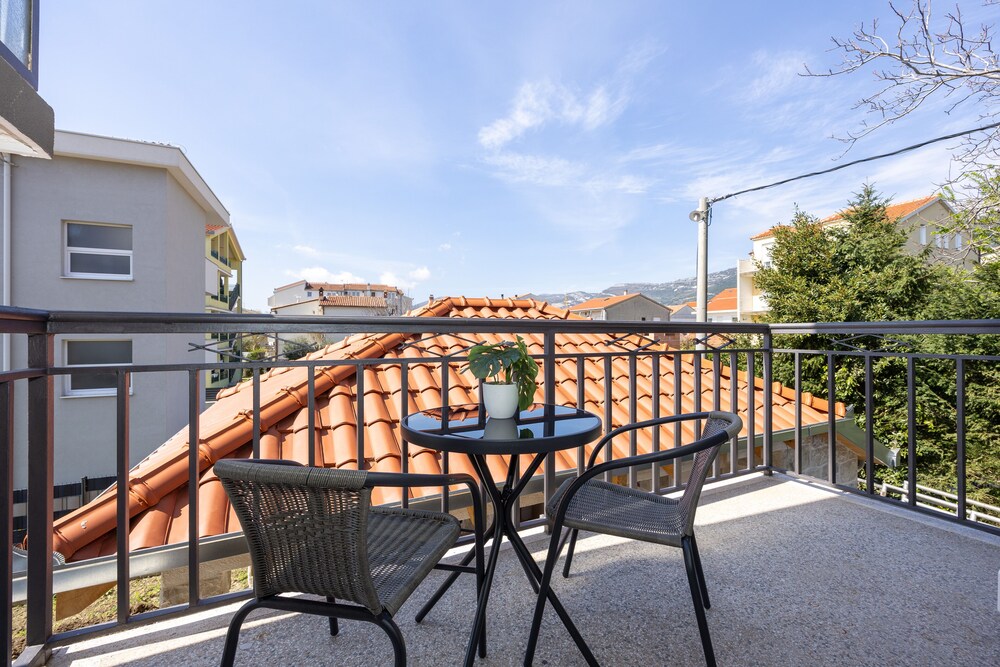 Lovely 1 Bedroom Apartment