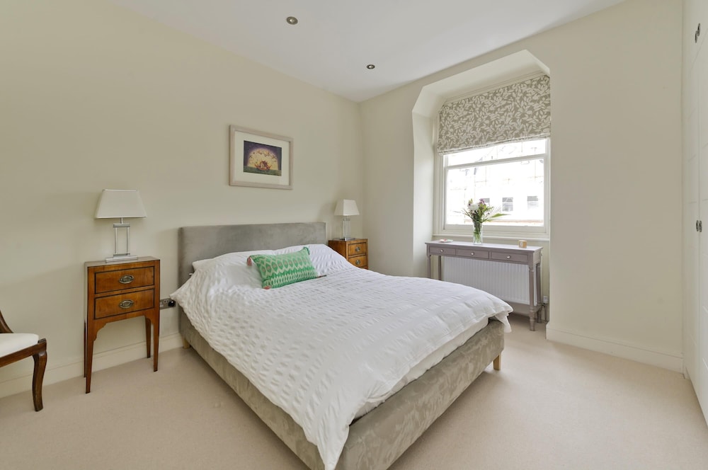 Spacious 3-bedroom Apartment in Earls Court