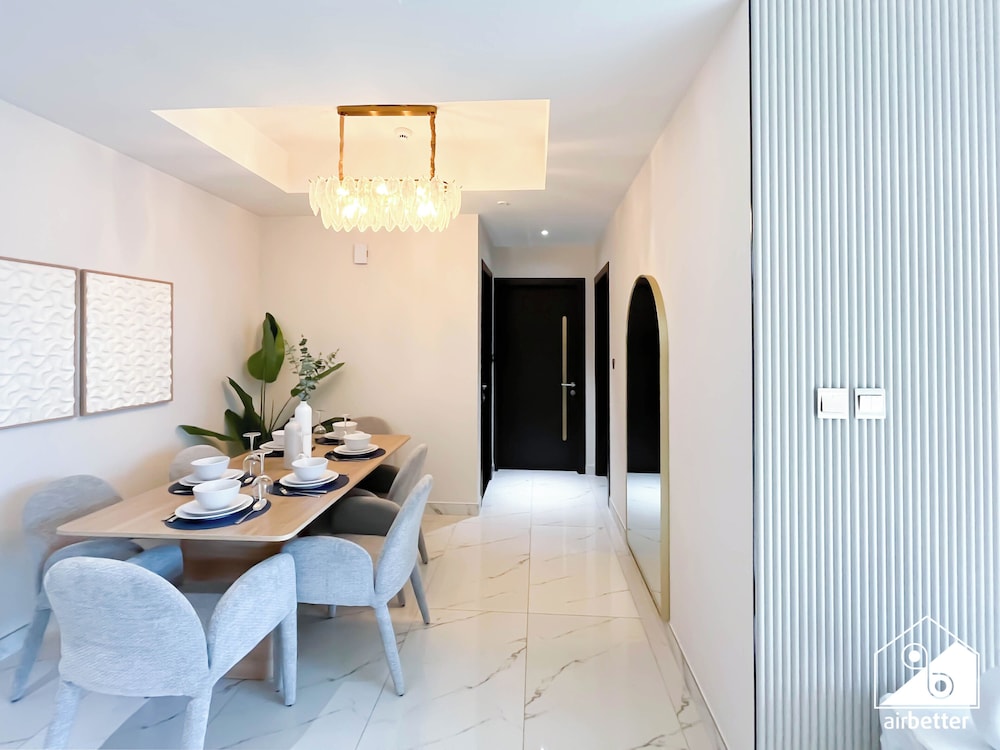 Jewelz Luxury 2BR Balcony, Pool & Garden Views