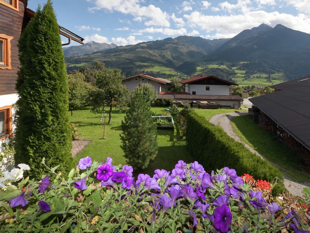 Cosy Holiday Home Near ski Area