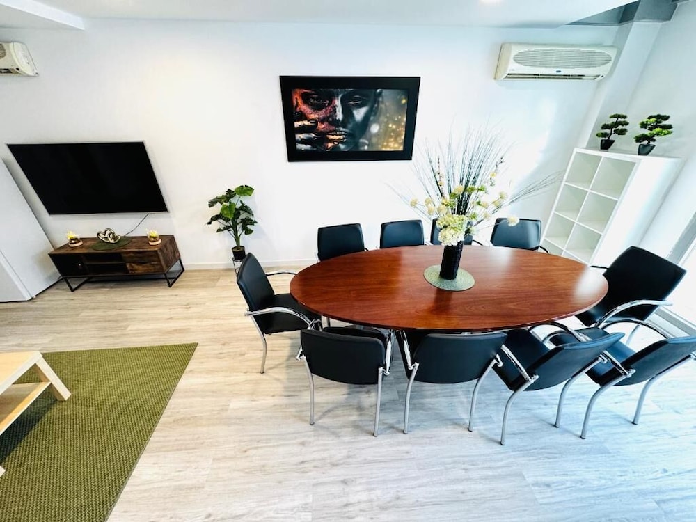 Deluxe Stay - Naffah Apartments