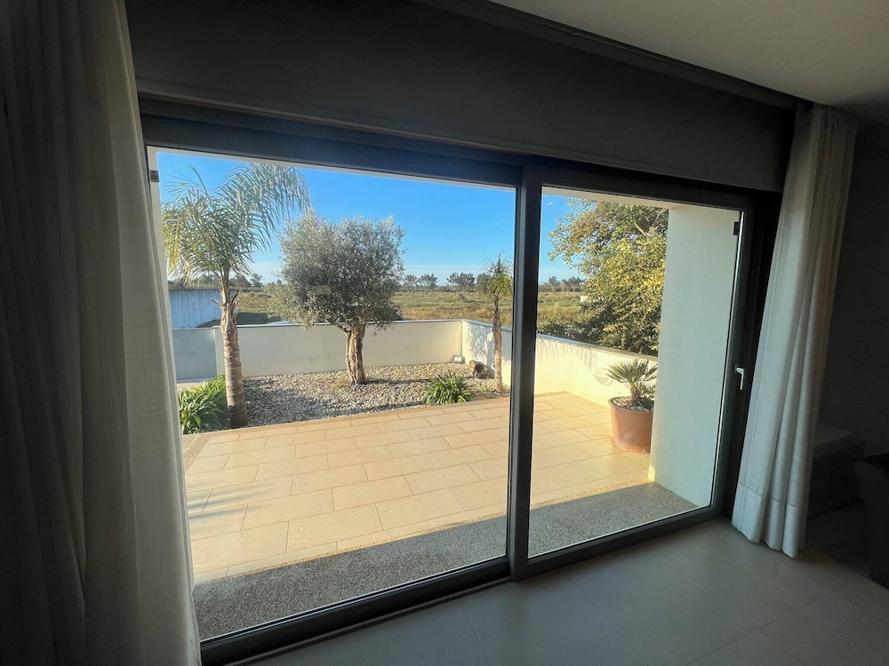 House With Heated Pool all Year Round