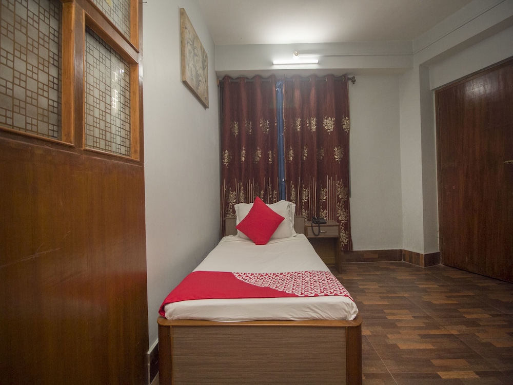 OYO 17067 Maitreya Guest House