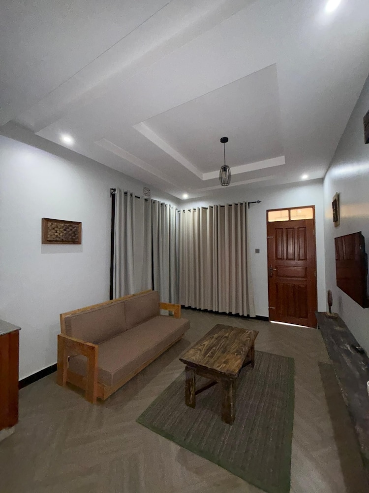 CJ VILLA