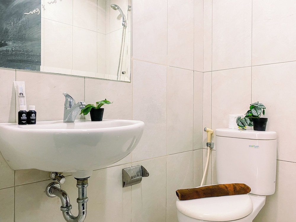 Good Designed and Homey 3BR Nifarro Park Apartment