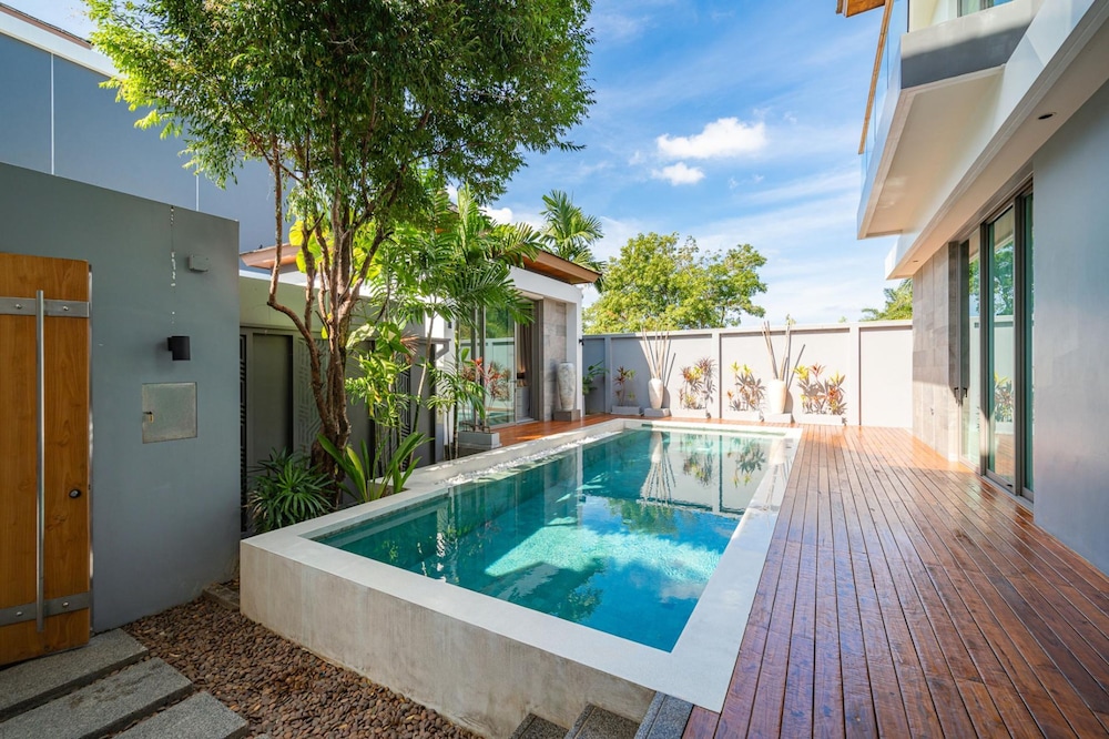 Teak 5 Bedroom Private Pool Villa Bangtao Beach