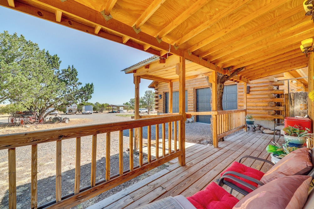Quiet Eagar Retreat Near Lakes, Hiking & Hunting!