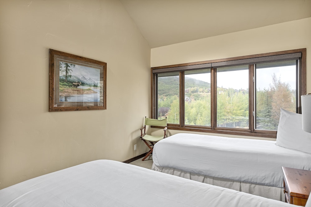 Upper Telemark Drive Home at Deer Valley Resort - 7 Bedroom Home with Hot Tub #2960 7 Home