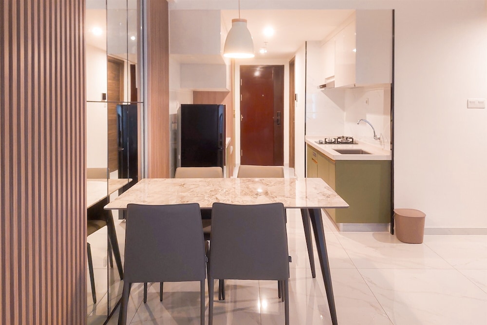 Elegant and Comfort 3BR at Sky House BSD Apartment