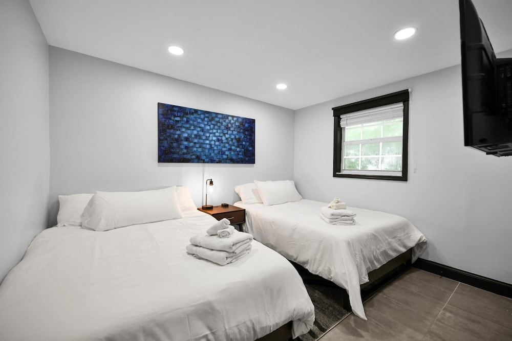 Escape to This Gorgeous new Wilton Manors Villa view 5