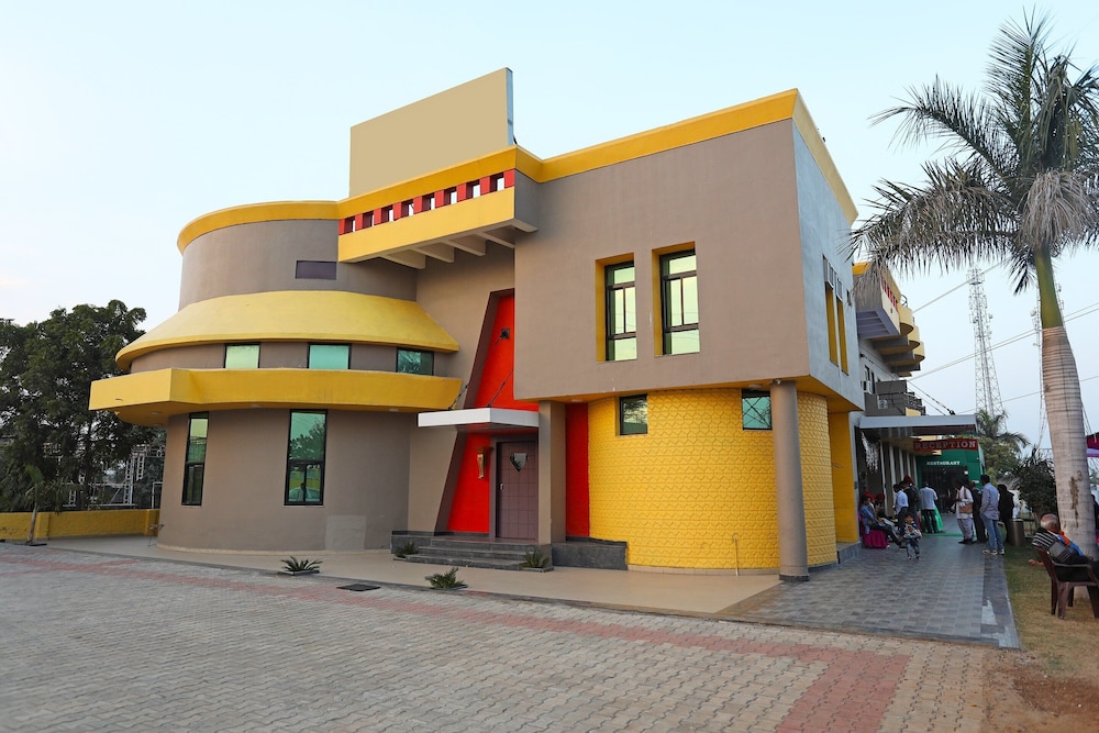OYO 10967 Dhola Maru Resort