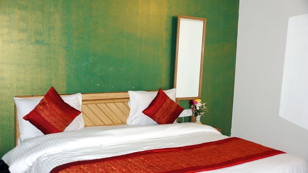 Maxfort Airport Hotel