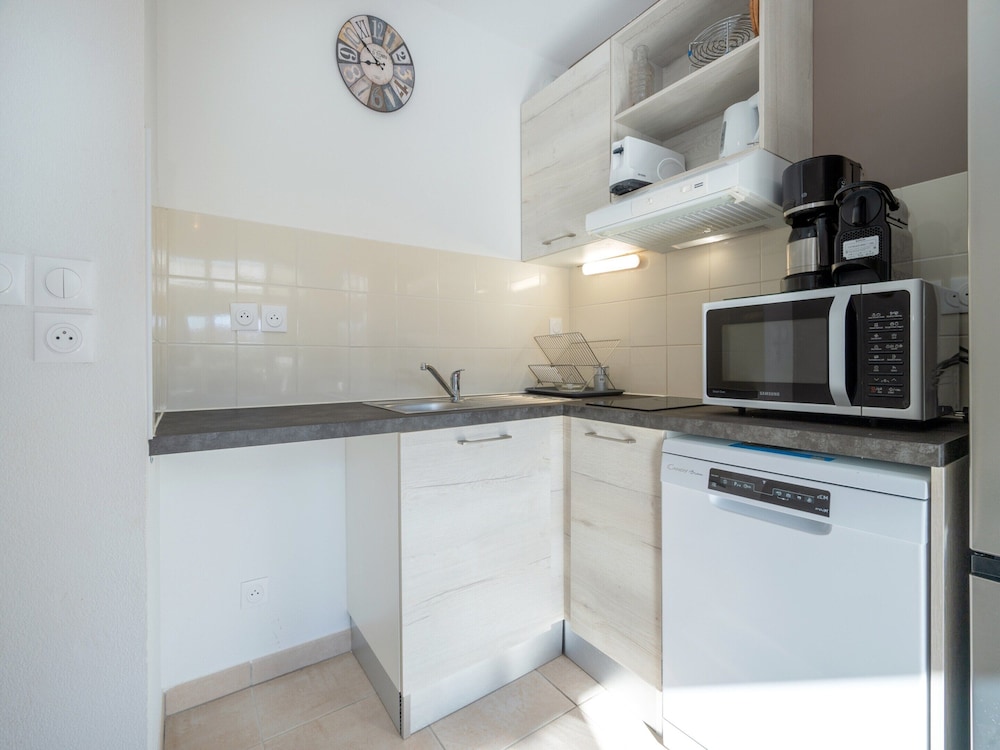 Peaceful Villa in Serignan