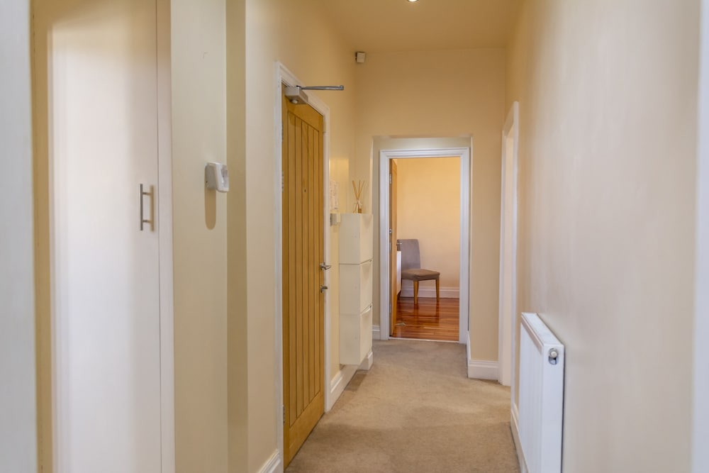 Luxury Apt No 1 - Two Bed Apartment view 2
