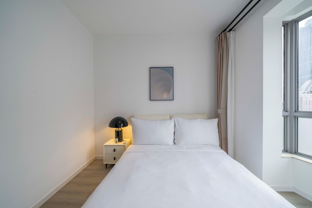 Tyms Spacious 3BR 2BA APT Laishi Di