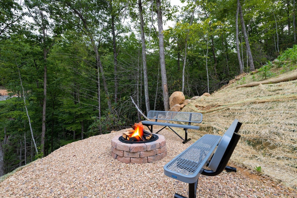Rambling Ridge Lodge Endless Amenities Fun Indoor Pool Hot Tub A Arcade Game Room
