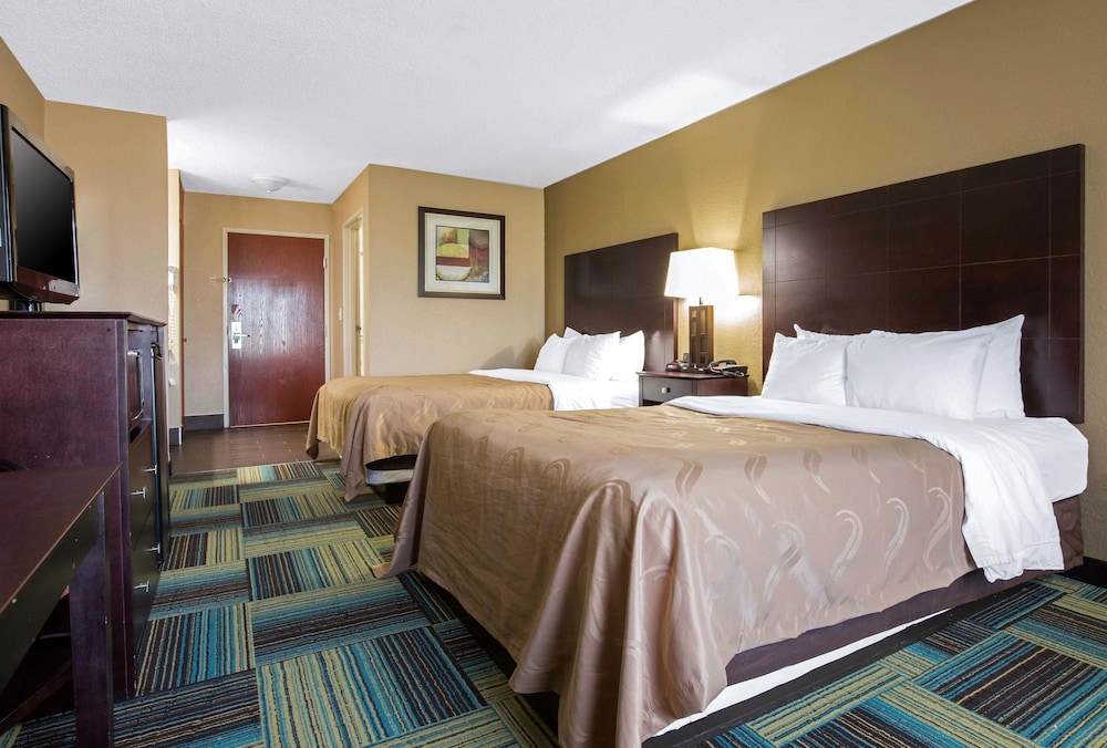 St Louis Vacations - Quality Inn Suites Arnold - St Louis - Property Image 16