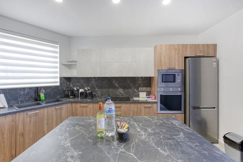 Xag ra Escape Penthouse With Views Pool Access