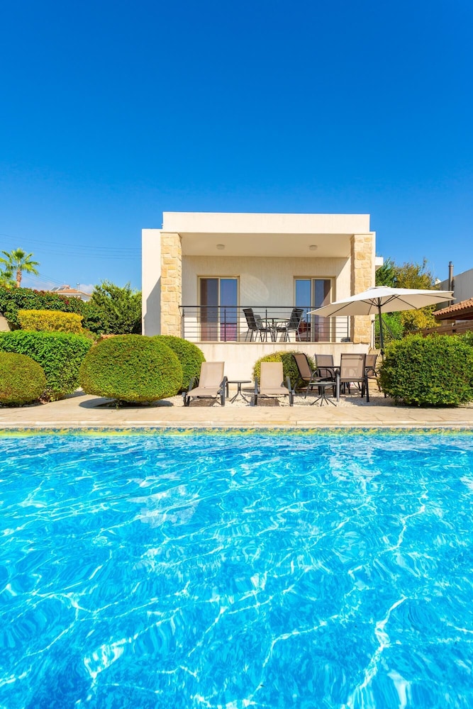 Villa Felice Large Private Pool Walk to Beach Sea Views A C Wifi Car Not Required - 2776 view 3