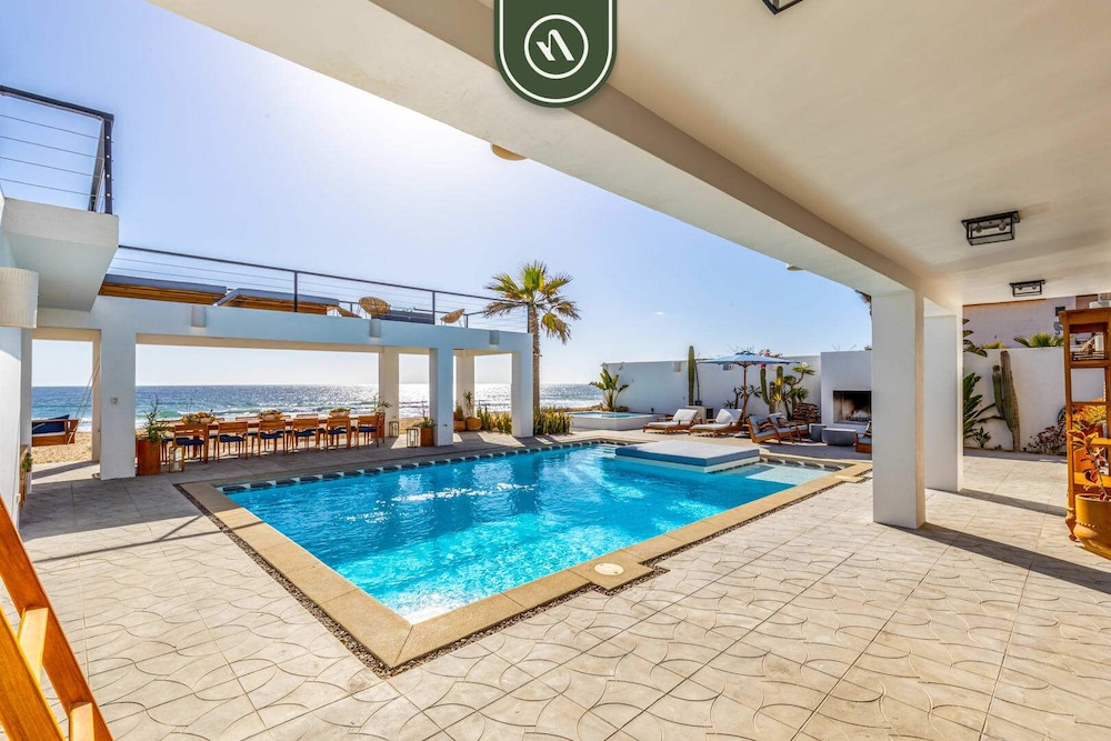 Oceanfront 10 BR Villa With Pool - Jacuzzi - Beach