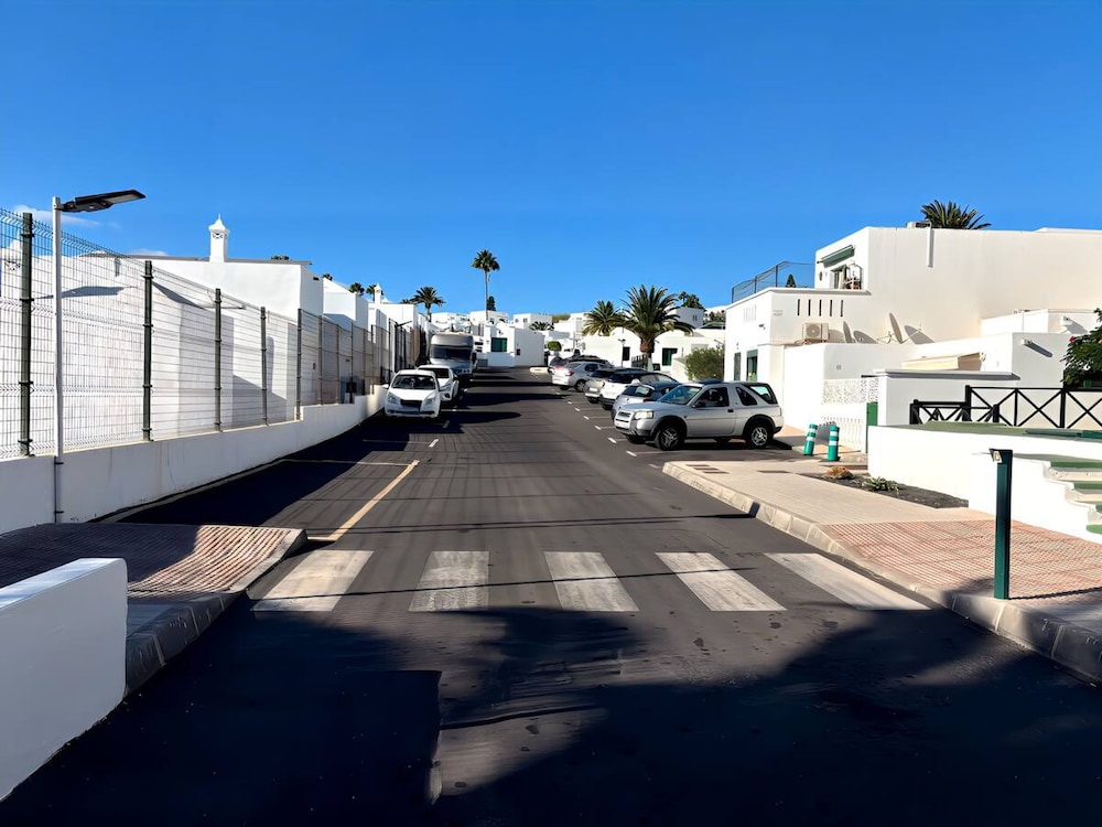 Apartment Florencia With Pool & Wifi in Puerto del Carmen, Lanzarote