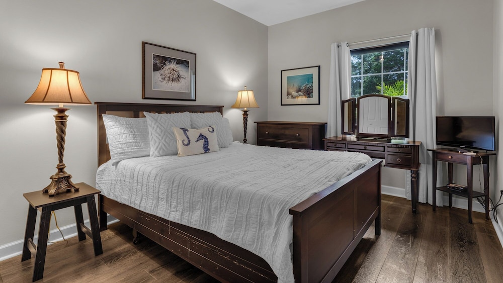 Seacrest 4BR w/ Private Heated Pool + Beach Access & Dolphin Cruise Ticket!