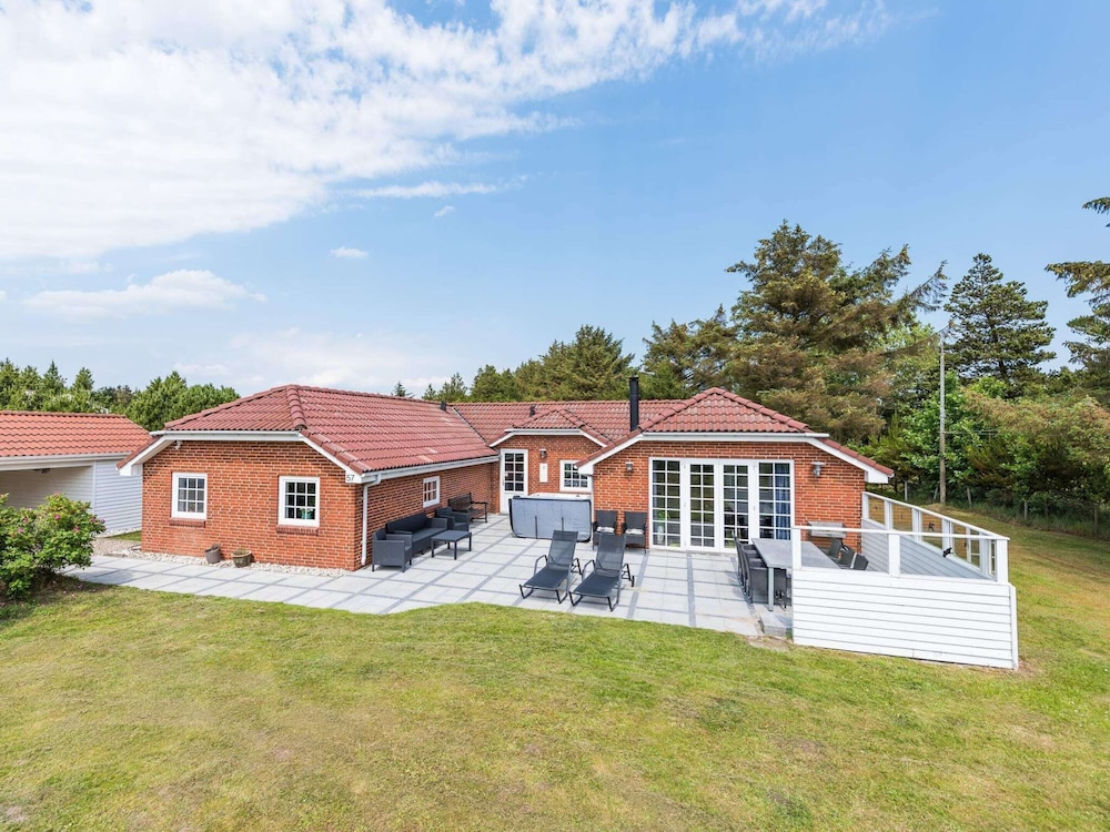 8 Person Holiday Home in Blavand