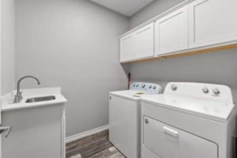 Large 3BD 2BR Lower Bishop Arts Near Downtown Dallas