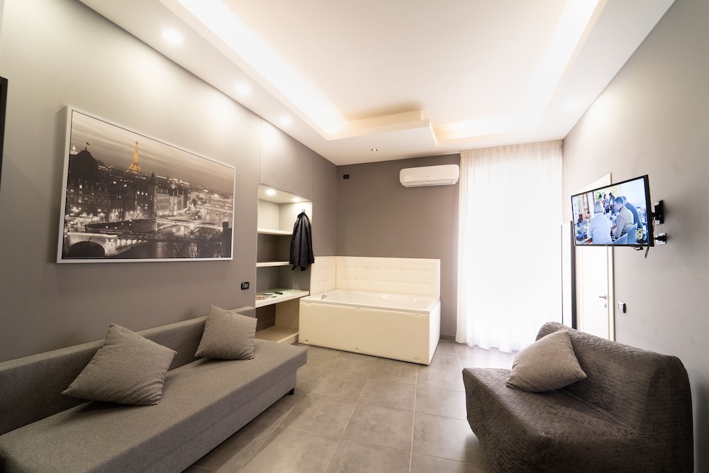 H. G. Boutique Toledo Napoli Centro by ClaPa Group Dislocated Hospitality