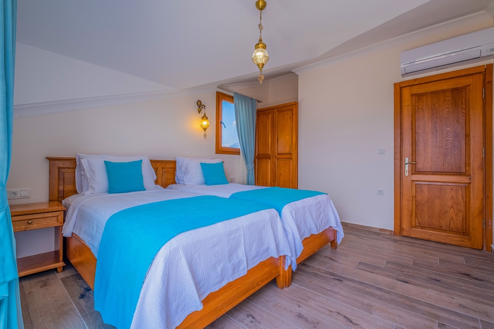 Myra Villa 1 view 3
