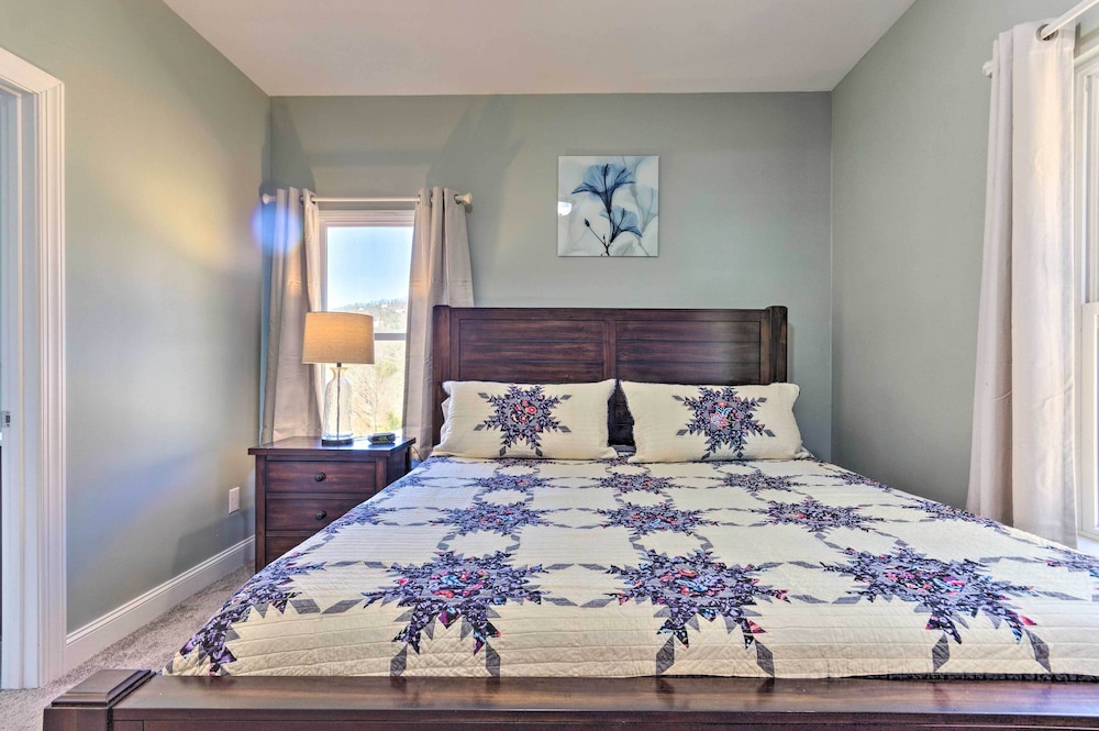 Family Home w/ Views ~ 5 Mi to Downtown Asheville! view 2