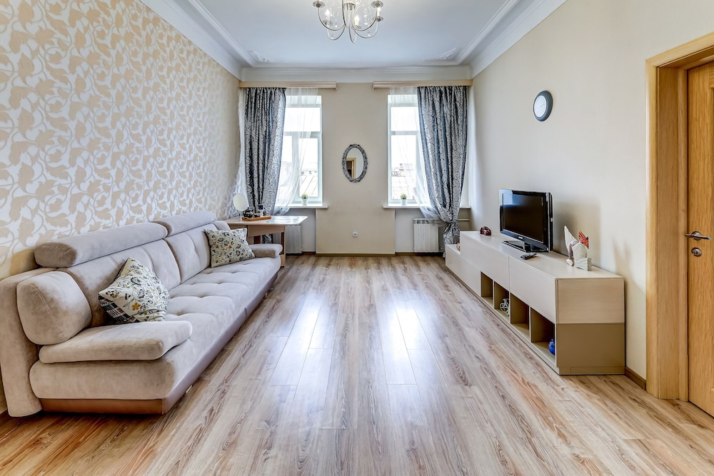 Spacious apartments Vesta on Ligovsky view 3