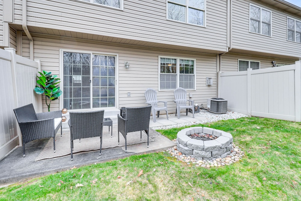 Family-friendly Townhome: 16 Mi to Pittsburgh! - Property Image 19