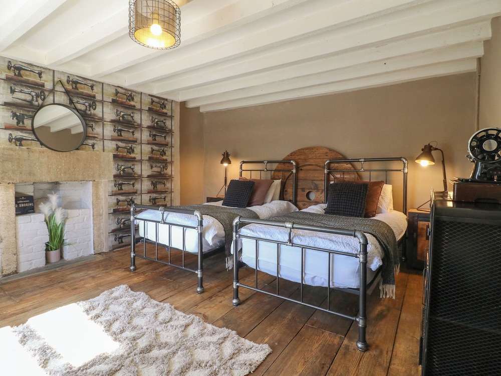 Coupling Cottage
