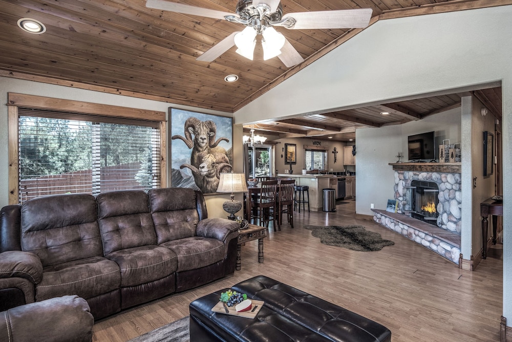 Double Elk Lodge by Ruidoso Vacation Rentals