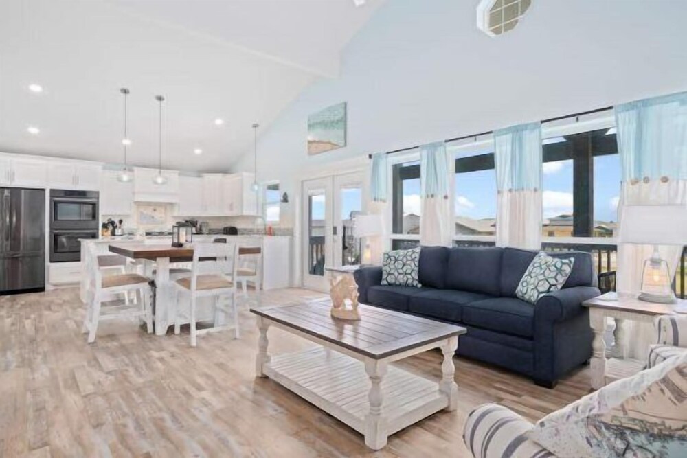 Coastal Paradise by Miss Kitty’s