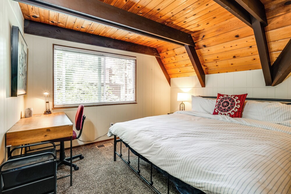 Sleek Blue Lake Springs Retreat w/ Deck & Yard!