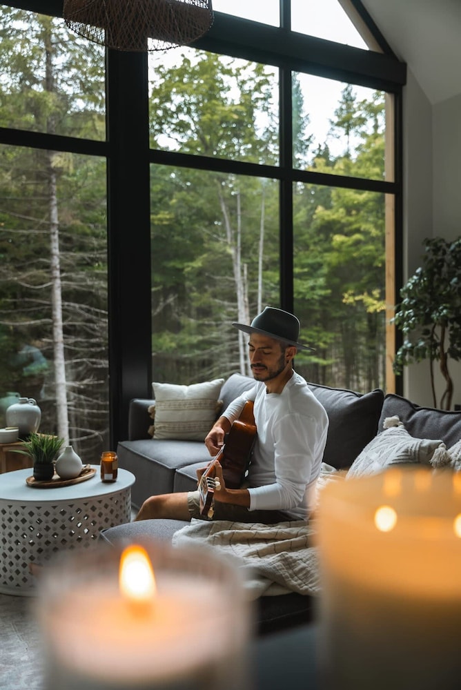 Naro Cabin in Laurentides